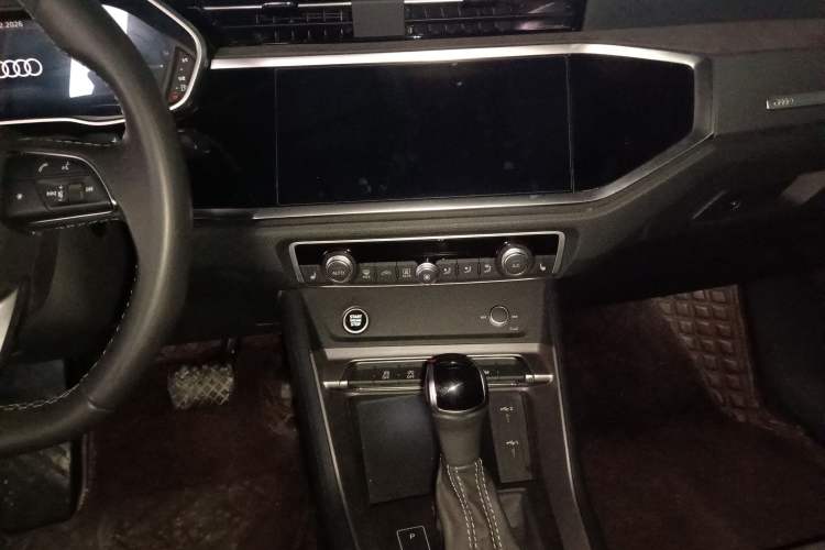 Used Audi Q3 2022 35 TFSI Fashion Dynamic Model