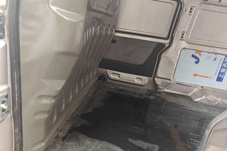 Used Jinbei Hiace X30 2019 1.5L Van Standard Model China VI SWC15M Left Rear Seat