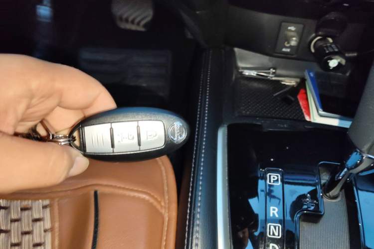 Used Nissan X-Trail 2014 2.0L CVT Comfort Edition 2WD Vehicle Key