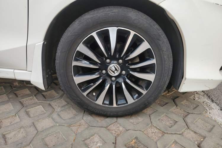 Used Honda Crider 2013 1.8L automatic luxury edition