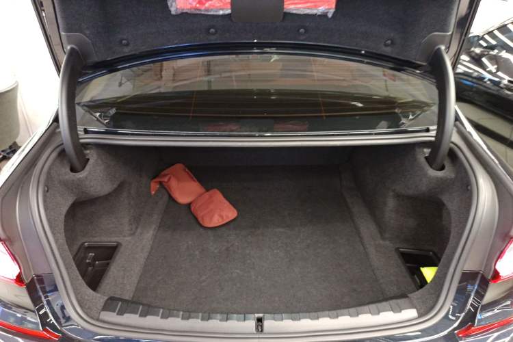 Used BMW 3 Series 2021 Facelifted 325Li M Sport Night Edition Package Trunk