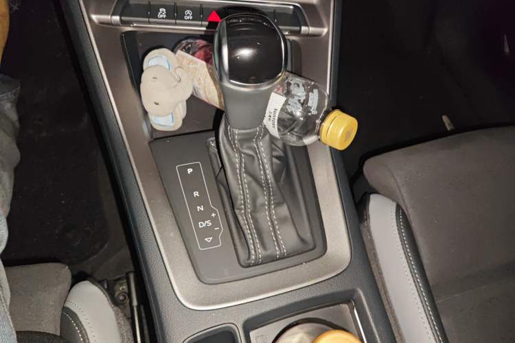 Used Audi Q3 2023 35 TFSI Fashion Dynamic Model (1.5T) Gear Lever