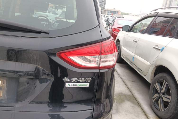 Used Ford Kuga 2015 1.5L GTDi Two-Wheel-Drive Comfort Model Right Rear Taillight