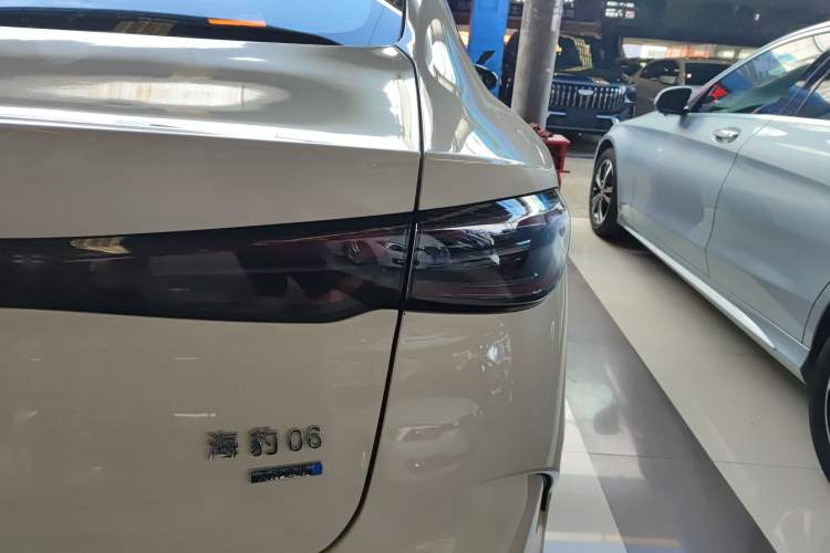 Used BYD Seal 06 New Energy 2025 DM-i Smart Drive 120KM Deluxe Model Exterior 3