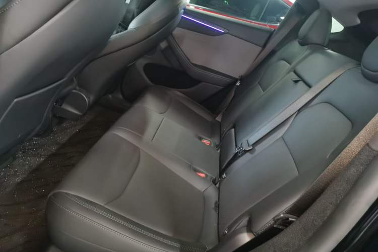 Used Tesla Model Y 2025 Rear-Wheel-Drive Version