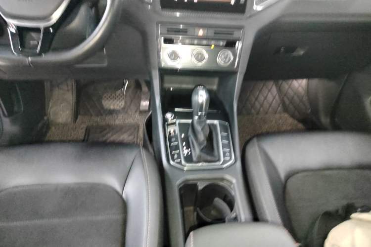 Used Volkswagen Golf Sportsvan 2016 280TSI Automatic Luxury Model Gear Lever