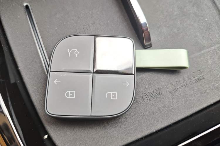 Used Lynk & Co 08 EM-P 2025 245km Ultra-Long Range Halo
