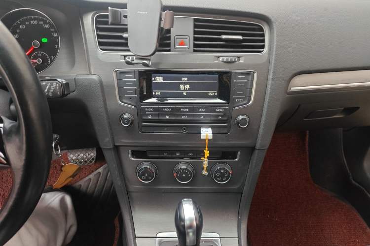 Used Volkswagen Golf 2015 1.4TSI Automatic Comfort Model
