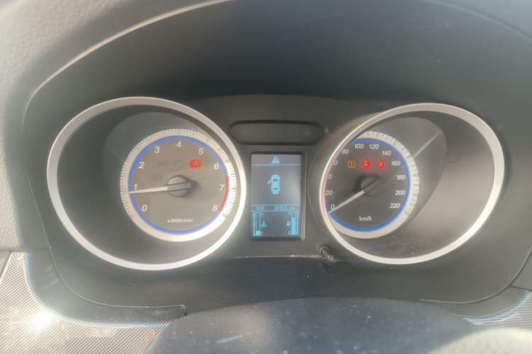 Used Soueast V5 Lingzhi 2014 1.5L Manual Luxury Model Instrument Cluster