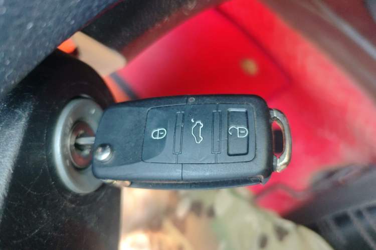 Used Isuzu JLM 2018 2.8T Classic Edition Two-Wheel Drive Luxury Version with Extended Cargo Bed JE493ZLQ5F
