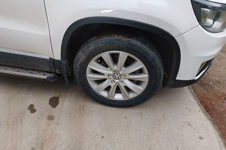 Used Volkswagen Tiguan 2013 1.8TSI Automatic Two-Wheel Drive Luxury Model Right Front Wheel Hub