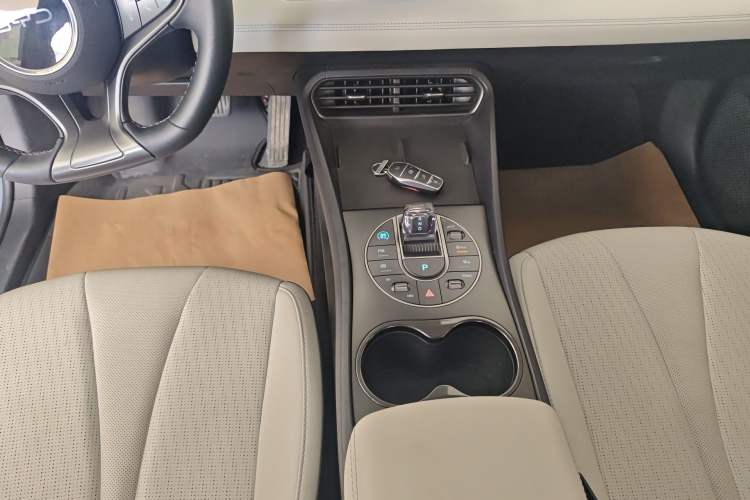 Used BYD Seal 05 DM-i 2025 DM-i Intelligent Drive 120KM Flagship Model Gear Lever