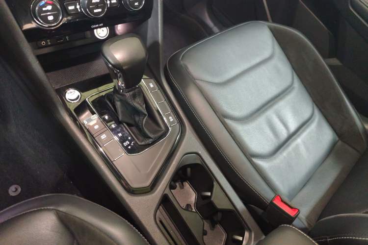 Used Volkswagen Tiguan L 2017 330TSI Automatic Two-Wheel Drive Luxury Edition