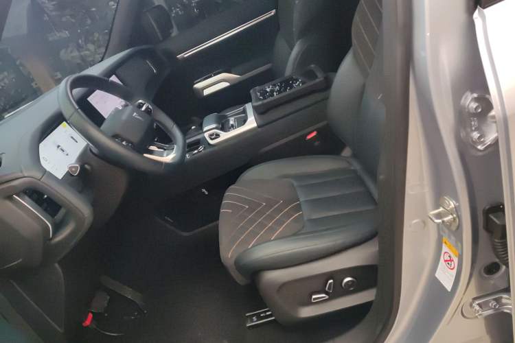 Used Deepal G318 2024 Four-Wheel-Drive Air Suspension Model