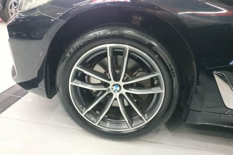 Used BMW 5 Series 2022 Second Facelift 525Li M Sport Package
