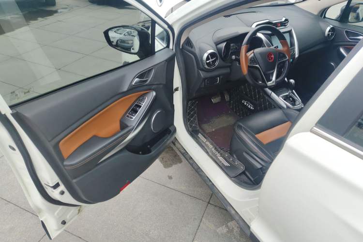 Used BYD Yuan 2016 1.5TID Automatic Luxury Version Driver Seat