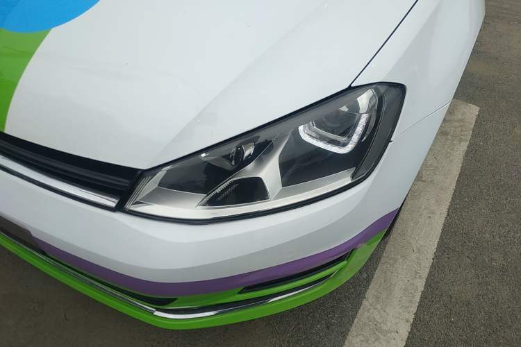 Used Volkswagen Golf 2017 1.6L Automatic Comfort Million-Vehicle Anniversary Edition
