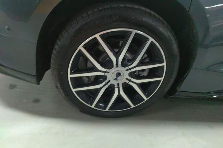 Used Denza Z9 2024 1100 km Four-Wheel Drive Max Version