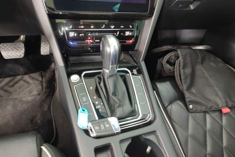 Used Volkswagen Magotan 2020 380TSI DSG Prestige Edition Gear Lever