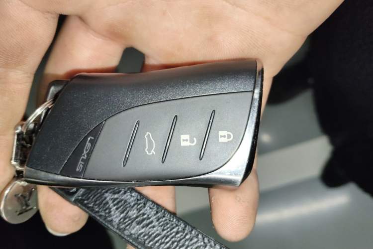 Used Lexus ES 2018 300h Premier Edition China VI Standard