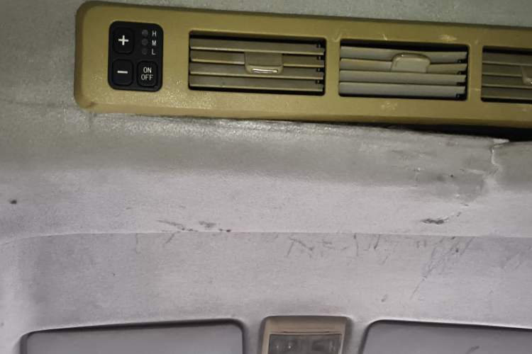 Used Jinbei New Hiace X30L 2018 1.5L Box Truck Wealth Edition DLCG14