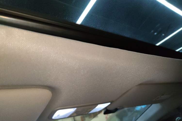 Used Honda Jade 2017 1.8L automatic Comfort version 5 seats