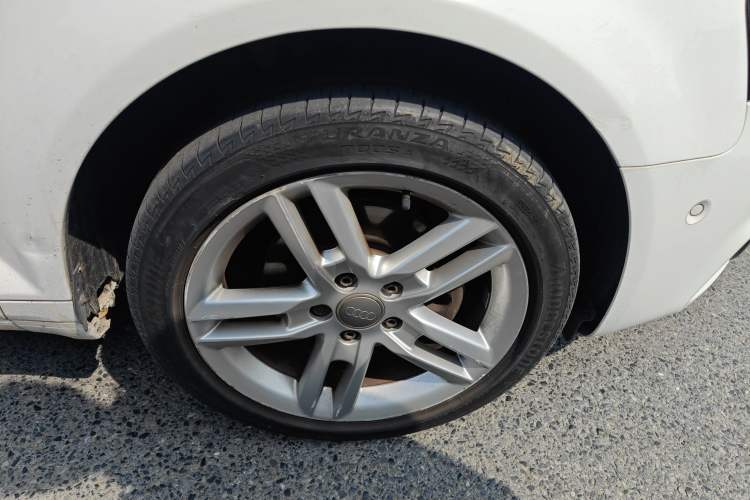 Used Audi A3 2013 Sportback 30 TFSI Luxury Model Right Front Wheel Hub