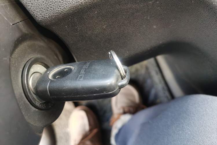 Used Dongfeng Fengon 360 2015 1.5L Manual Comfort 7-Seater China IV Standard
