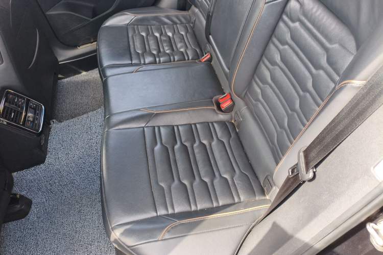 Used Volkswagen Passat New Energy 2020 430 PHEV Hybrid Elite Edition China VI Standard Left Rear Seat