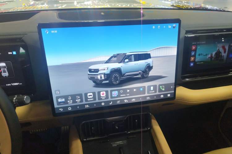 Used Formula Leopard Leopard 8 2025 Smart & Brave Flagship Edition 6 Seats