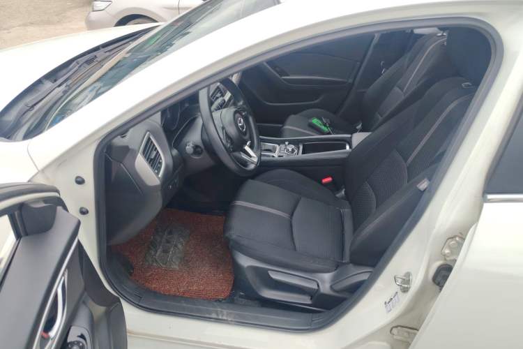 Used Mazda 3 Axela 2017 Hatchback 1.5L Automatic Luxury Model Emission Standard China V