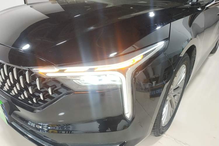 Used Bestune B70 2022 Third Generation 1.5T Automatic Enjoyment Version Left Front Headlight