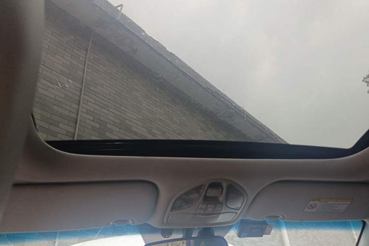 Used Hyundai Grand SantaFe 2013 3.0L 7-Seater Two-Wheel Drive Comfort Edition Headliner