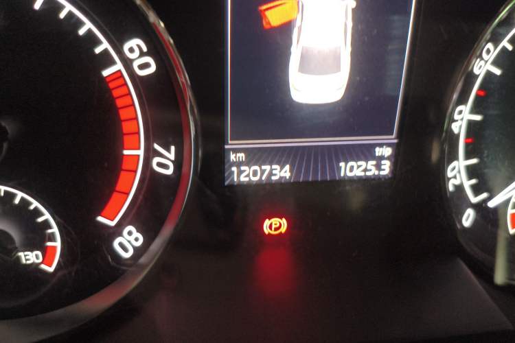 Used Skoda Superb 2016 TSI280 DSG Innovation Edition Odometer Close Up