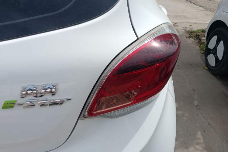 Used CHANGAN Benni E-Star 2023 Qingxin Edition Colorful Model Lithium Iron Phosphate