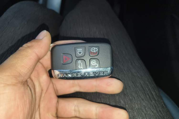 Used Land Rover Discovery 2014 3.0 SC V6 HSE
