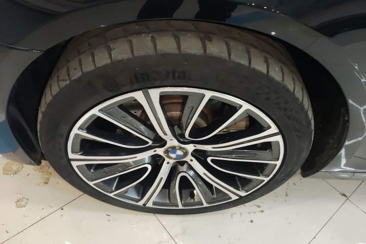 Used BMW 5 Series 2014 525Li Luxury Design Package
