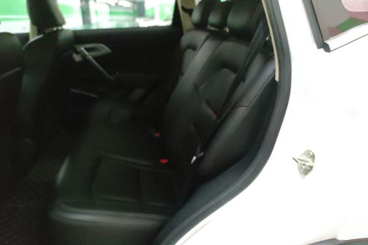 Used Geely Auto Emgrand X7 Sport 2018 2.0L Manual Two-Wheel Drive Zhiya Version Left Rear Seat