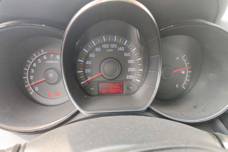 Used Kia K2 2015 Sedan 1.4L MT GLS
