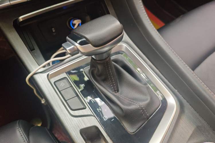 Used CHANGAN CS55PLUS 2020 1.5T Automatic Colorful Model Gear Lever