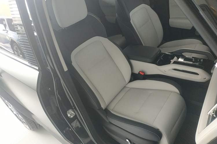 Used iCAR 03 2024 501km Four-wheel Drive Long-range Intelligent Driving Edition Right Front Seat