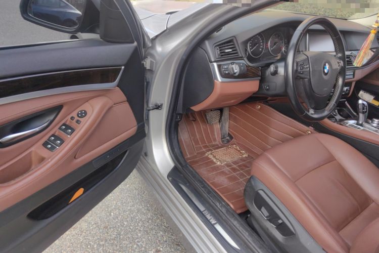 Used BMW 5 Series 2014 525Li Leading Model
