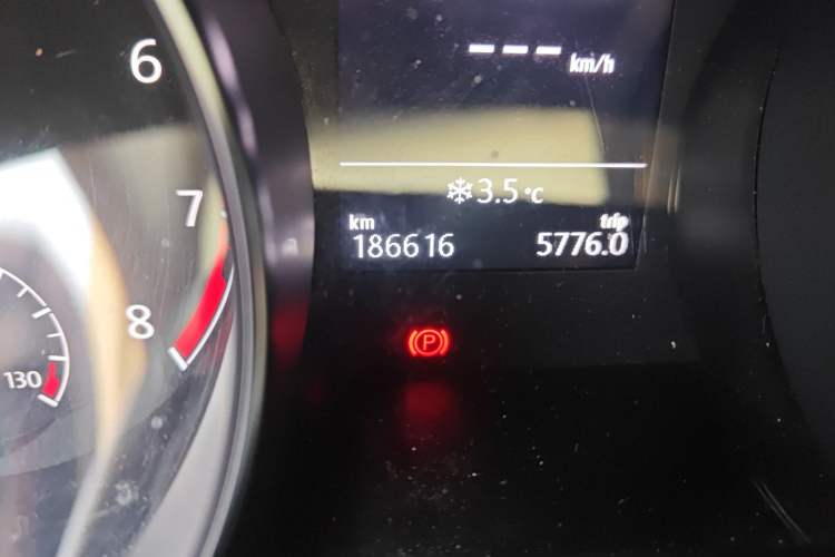 Used Volkswagen Golf Sportsvan 2018 230TSI Automatic Luxury Model Odometer Close Up