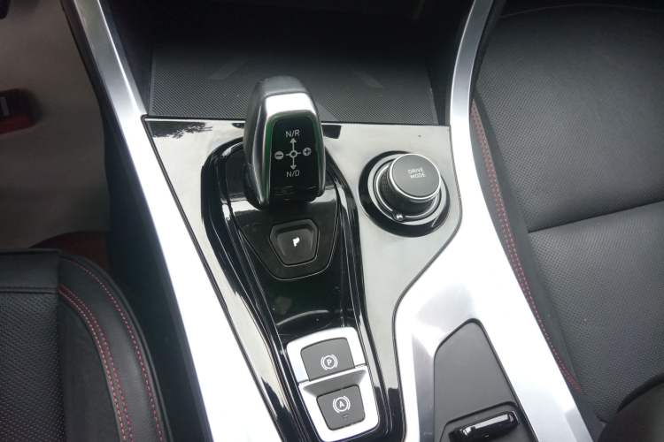 Used Lynk & Co 01 2017 2.0T Four-Wheel Drive Pro Edition Gear Lever