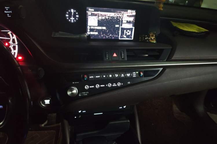 Used Lexus ES 2020 200 Excellence Edition
