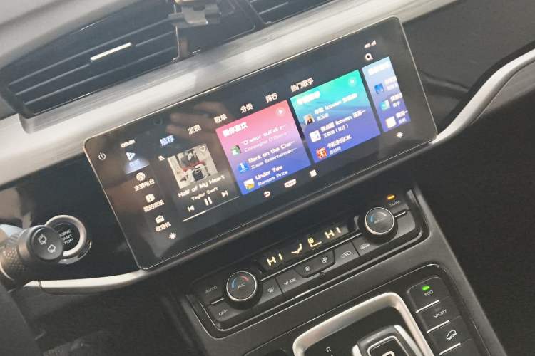 Used Geely Auto Emgrand X7 Sport 2021 Million Edition 1.8TD DCT Two-Wheel Drive Luxury Model
