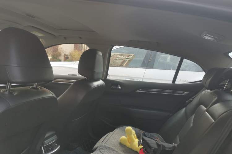 Used Citroen C4L 2014 1.8L Intelligent Drive Automatic Dynamic Model Headliner