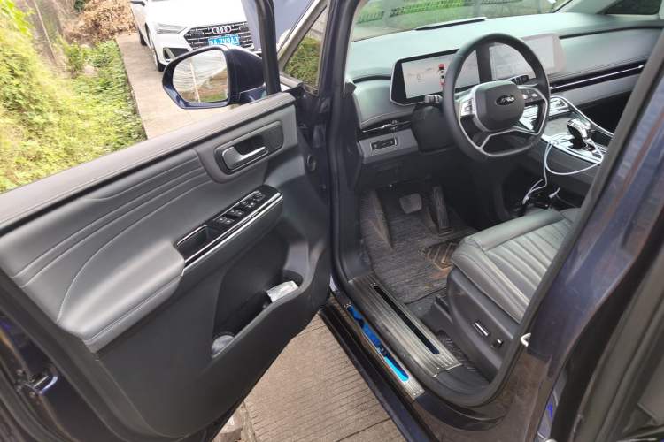 Used JAC Refine RF8 PHEV 2024 Zhiling Edition 1.5T 150KM Flagship Model – Lithium Iron Phosphate