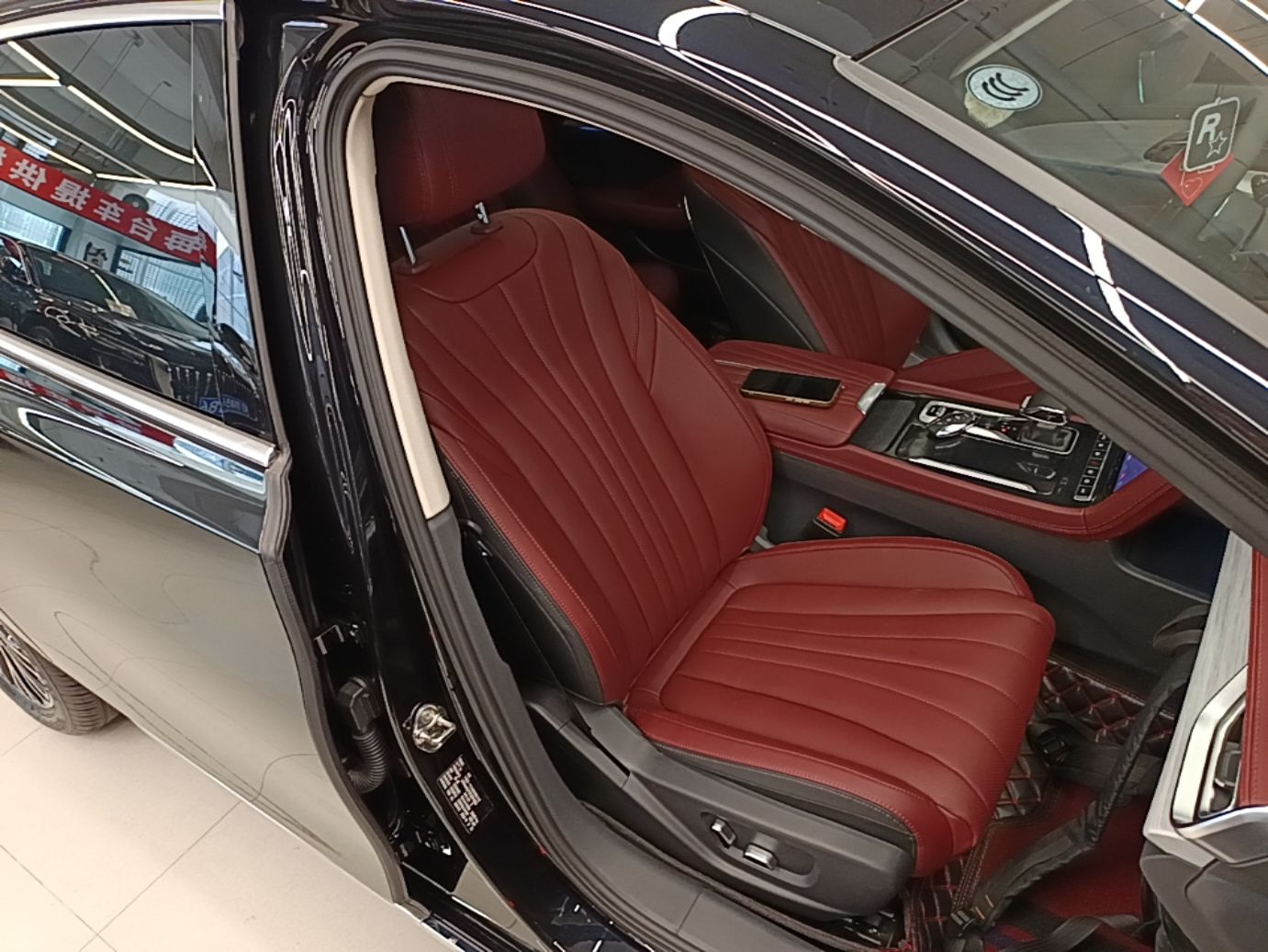 Hongqi H5 2025 2.0T Automatic Flag Edition – 500 000 Units Commemorative Version — снимка 19