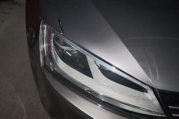 Used Volkswagen Sagitar 2012 1.6L Automatic Comfort Edition Right Front Headlight